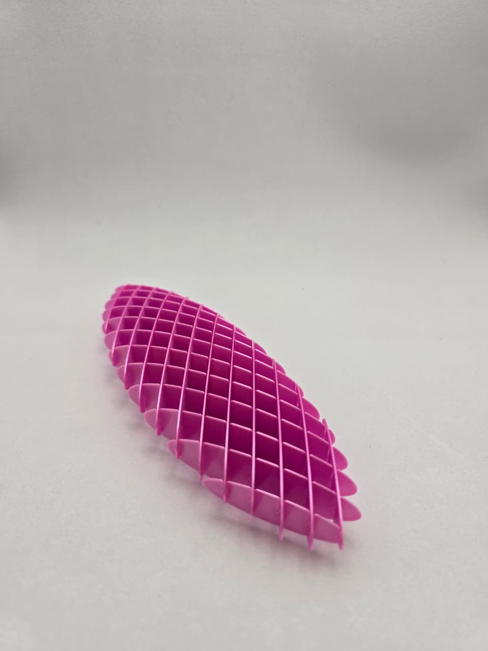 Esfera Sensorial Colmeia em Impressão 3D – Colecionável em PLA
